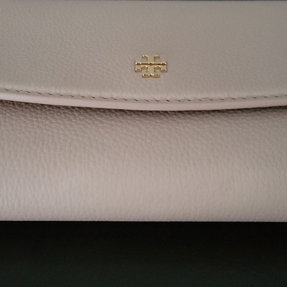Tory Burch Robinson Convertible Crossbody - Picture 15 of 16